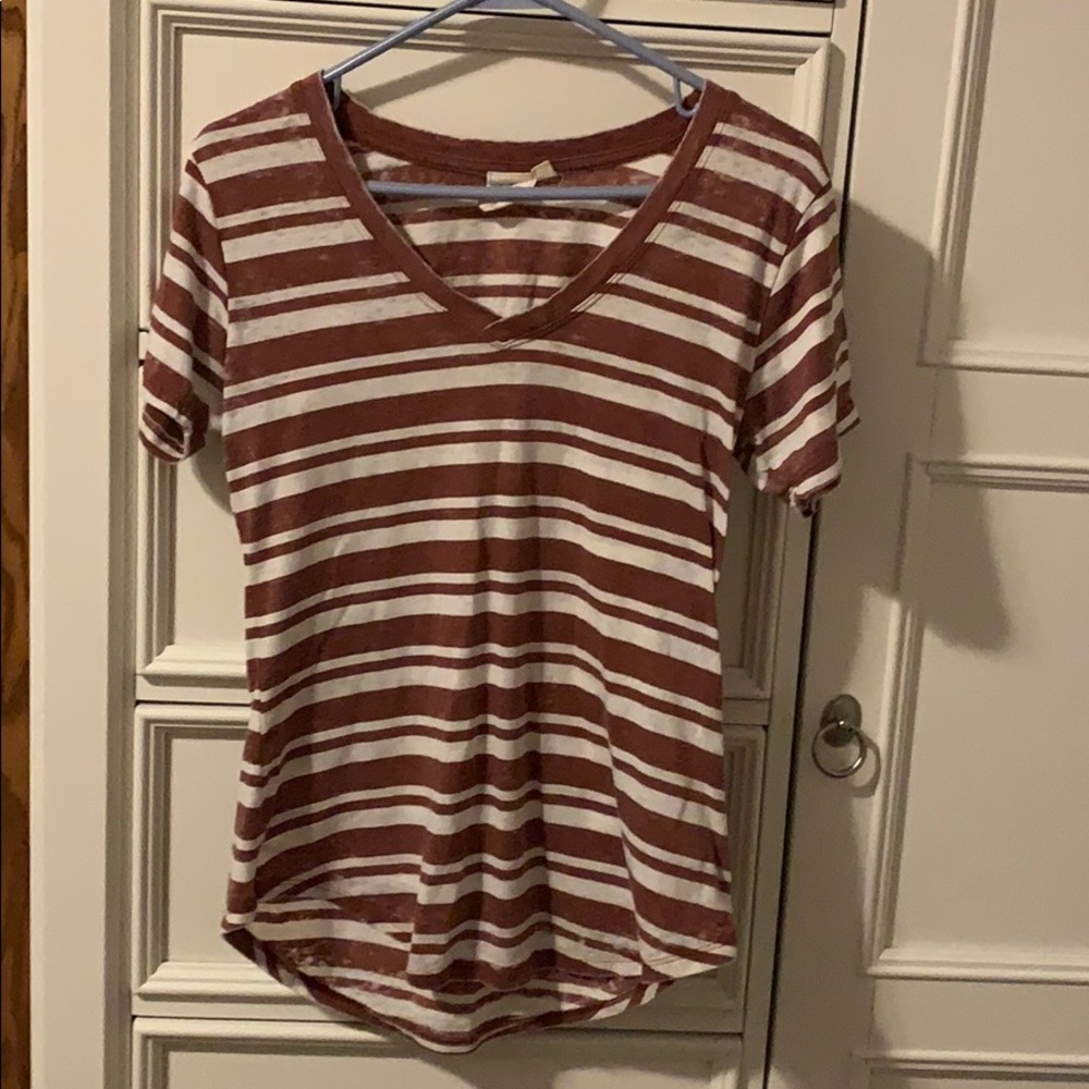 white crow buckle v neck t shirt XS women’s